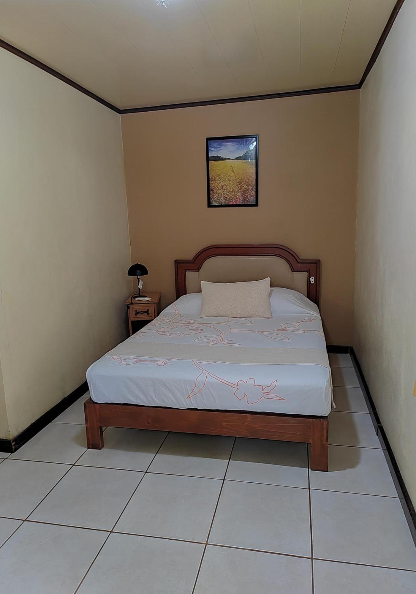 Hotel Del Bosque Rio Cuarto Bagian luar foto